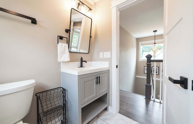 Gatsby Theme Near Downtown w Game Room, EV Charger - Foto 12