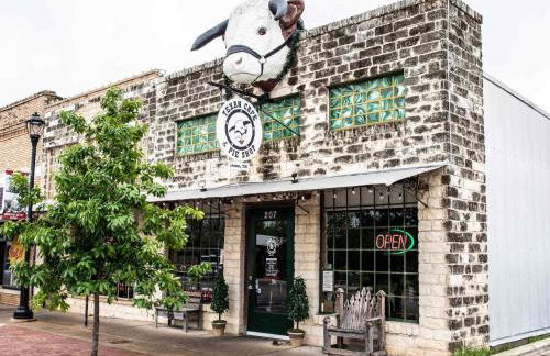 Charming 4BR Home w Spacious Backyard in Hutto - Foto 11