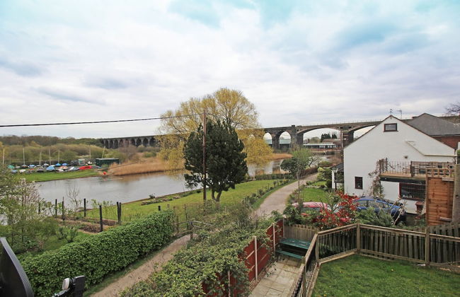 3 Bedroom Holiday Home With River Views - Photo 23