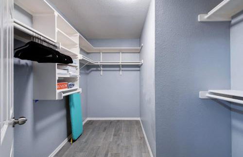 Modern 4 Bedroom Home in Cedar Park - Foto 21