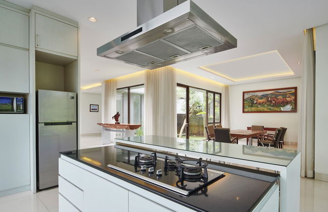 Oyama City View 4BR Villa with a Heated Pool - Photo 7