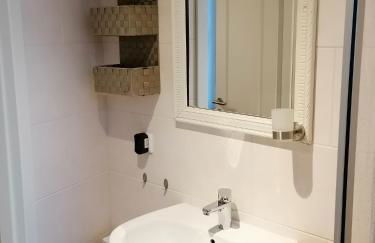 AufmLohr - Appartement mit 3 Schlafzimmern- 4 Einzelbetten- für 4 Personen - in Leverkusen Hitdorf - Private Parkplätze vorhanden- - Foto 9