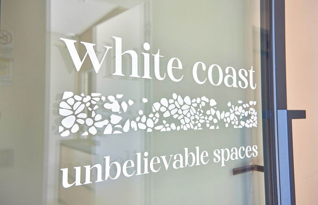 White Coast - Photo 3