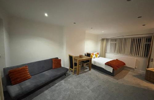 Jolly Jupiter at The Moon - Photo 17