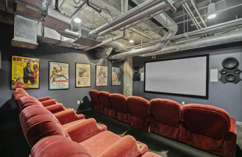 Beautiful Downtown Apartment with Pool, Laundry, Parking - Foto 12