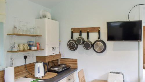 Shepherds Hut 3 At Laddingford - Uk32532 - Foto 5