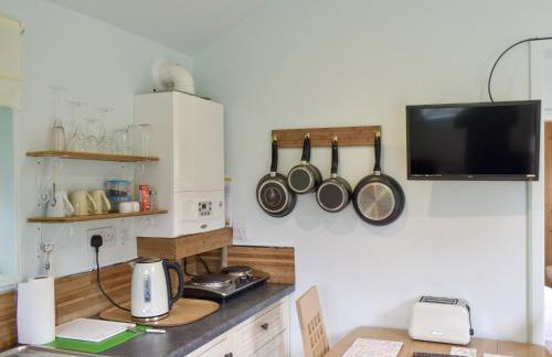 Shepherds Hut 3 At Laddingford - Uk32532 - Foto 5