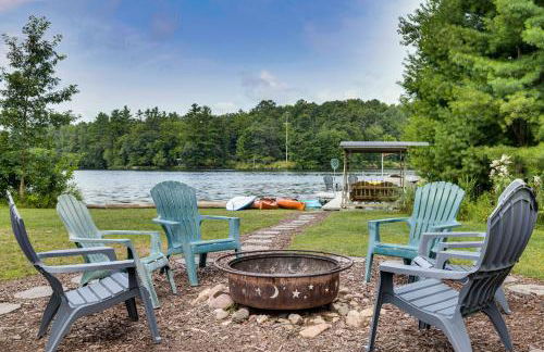 Pet Friendly with Game Room, Hot Tub and Private Dock! - Foto 40