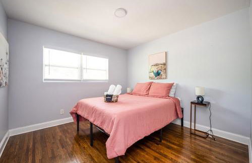 NEW Spacious Decatur Oasis w Fire Pit, Mins to ATL - Foto 13