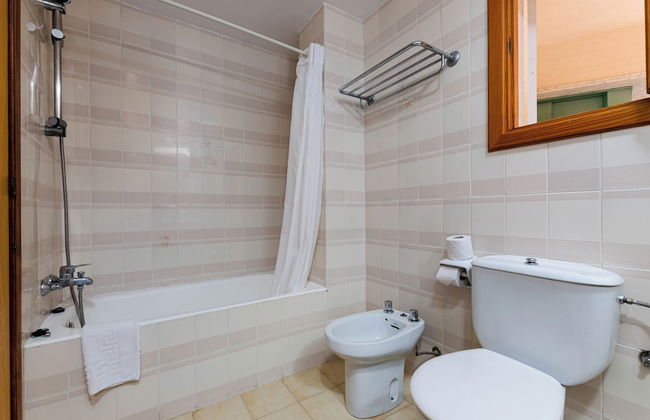 Sol y Mar Apartments - Photo 19