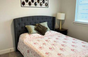 NEW 4-bed 4-bath Stylish House with Mountain View and 2 garages - Foto 16