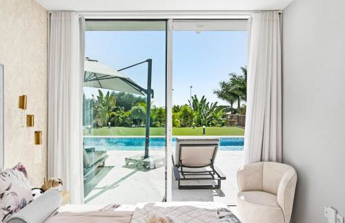 Luxury Villa with Heated Pool & Jacuzzi Near Costa Adeje Golf - Photo 32