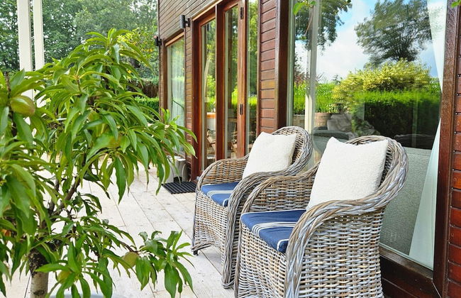 Beautiful Holiday Home With Spacious Garden - Photo 35