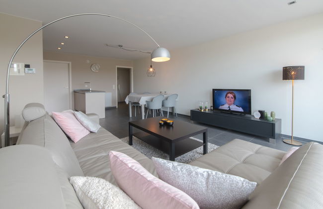 2 bedroom Apartment in Bredene with terrace - Photo 1