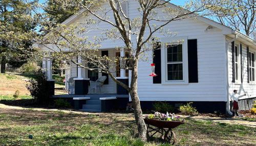 In the Woods by a Pond! Sugar Ranch Guest House! - Foto 2