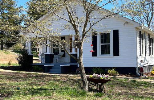 In the Woods by a Pond! Sugar Ranch Guest House! - Foto 2