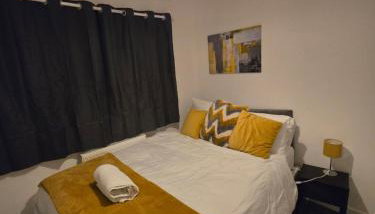 Conyngham Villa, Luxury Detached House, 6 Beds, 4BR,Large garden, Parking - Sleeps 8 - Foto 2