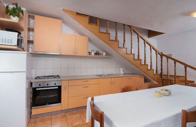 Cottage in Lovinac Near Paklenica Park - Foto 6