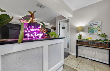 Zen Jungle House by Busch Gardens Sleeps 12 with Outdoor Games & Detached Play Space! - Foto 5