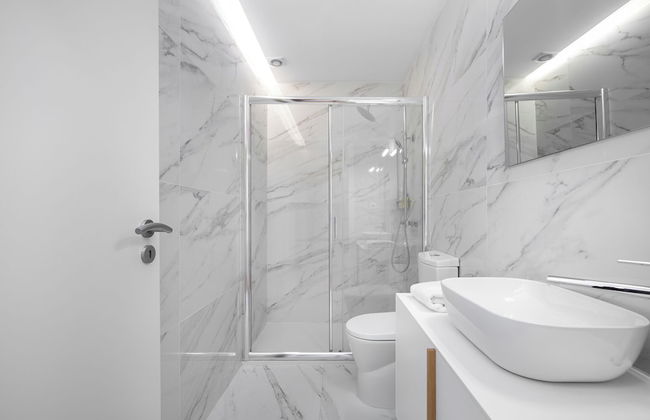 C314 Riverside View Premium Apartment w/ AC & Terrace - Foto 26