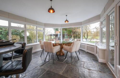 5BDR Luxe Villa By Torr Property Group Short Lets & Serviced Accommodation With Free Parking & River View Stratford-Upon-Avon - Foto 25