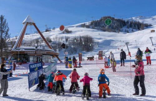 LE CORBIER Vue pistes Studio 5 personnes entièrement rénové et labellisé Qualité Hébergement Sybelles - Foto 20