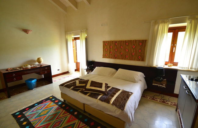 Elegant, Historical Villa with Swimming Pool in Rural Region near Etna - Foto 6