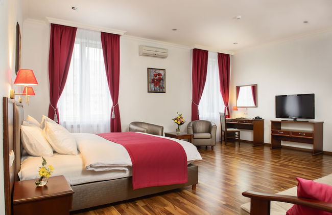 Greguar Hotel & Apartments - Photo 40