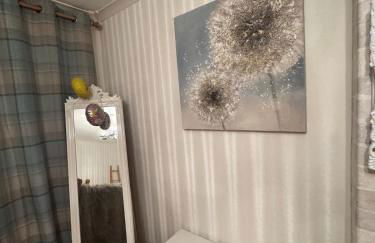 Bright 3 bedroom house with private garden near Edinburgh - Woodside home - Foto 12