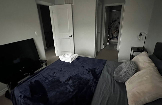 Cozy Whitby Retreat - 2 Bedroom Private House - Foto 11