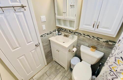 Bright, Stylish & Cozy 2Bed Unit w/Backyard & Grill Close to NYC! - Foto 18