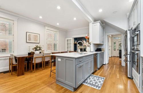 Fan District Charm 4BR Retreat Walk to Carytown - Foto 26