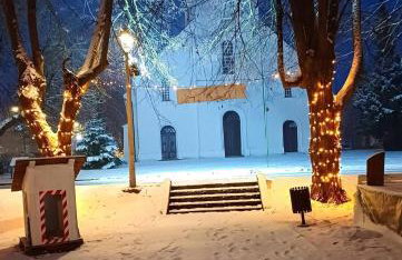 Old house by the stream - Photo 52