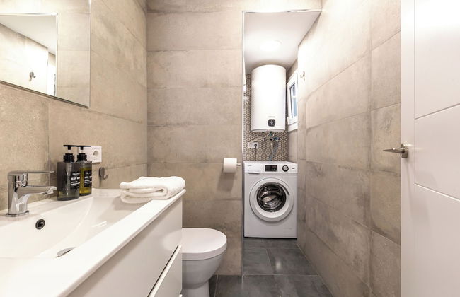 Picasso Suites Cornellá - Photo 22