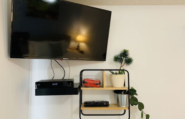 A Small Hotel Room for Mountain Lovers - Photo 2