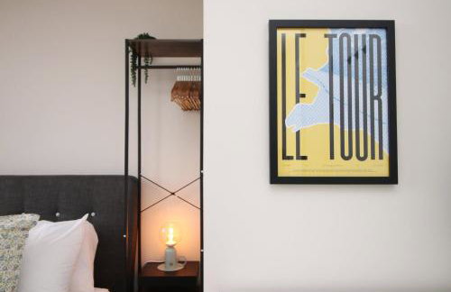 Elegant 2BR w/ Pool Table in Prime Location - Foto 42