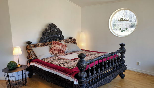 Charming 2-bed House at the Lake Close Gustavsfors - Foto 2, Quarto