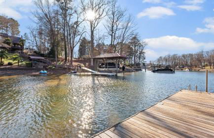 Livin' Large Lake Norman Estate w/ Pool, Dock, Game Room & Scenic Views - Foto 140