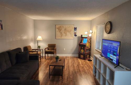 Beautiful 2-Bedroom Condo Near Universal and other Orlando Attractions, King Bed & Wi-Fi - Foto 13