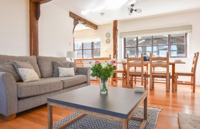 Tithe Barn Little Upton Farm - Foto 3