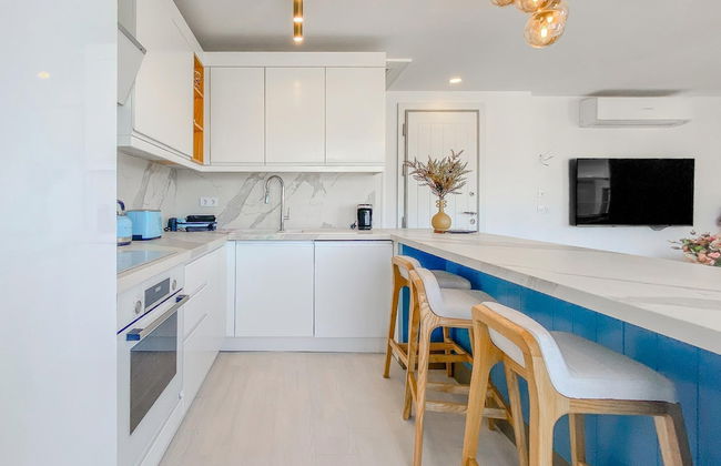 Sea View House w Balcony 3 min to Beach in Milas - Photo 9