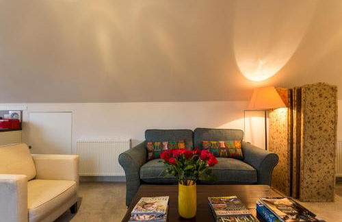 Studio in the Field - Photo 10