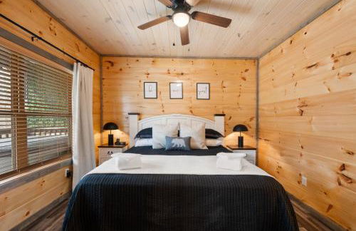 Family or couple retreat next to Downtown, Dollywood & Smoky Mountains! - Foto 21