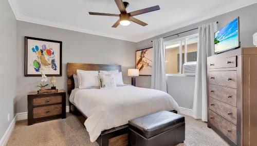 Beach Escape with Patio! 2 Min Walk to Sand & Surf - Foto 5