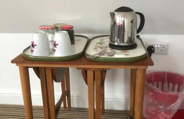 Studio above Worlds End microbrewery and behind the Crown Inn Pewsey - Foto 8