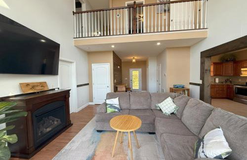 Spacious & Bright Lake Cabin, pet friendly, 8 beds - Foto 2