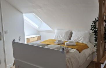 Loft Moderne et Rénové - Idéal Pros & Familles - 1 à 4 pers - Wifi - 5 min de la Gare - Foto 4