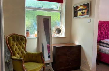 The Luxe 2BR Specious Bungalow - Garden & Parking - Foto 12