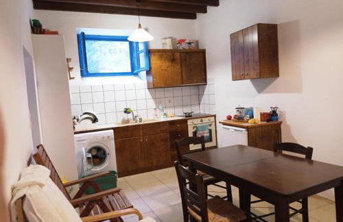 quiet stone house in Nisyros - Photo 7