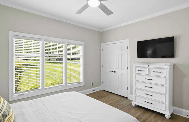 Water, Water Everywhere by Avantstay Pool + Dock - Foto 40